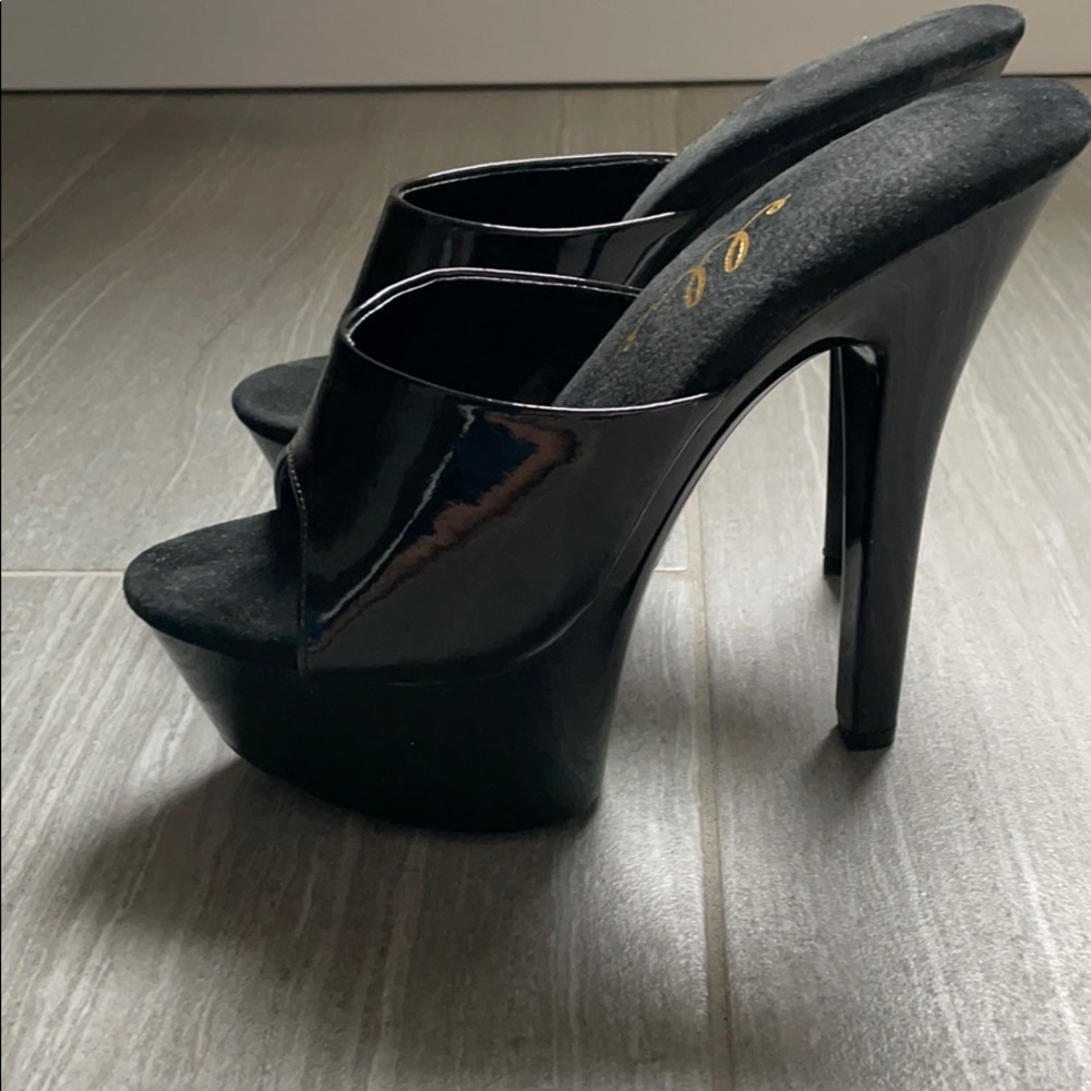 Ellie Heels